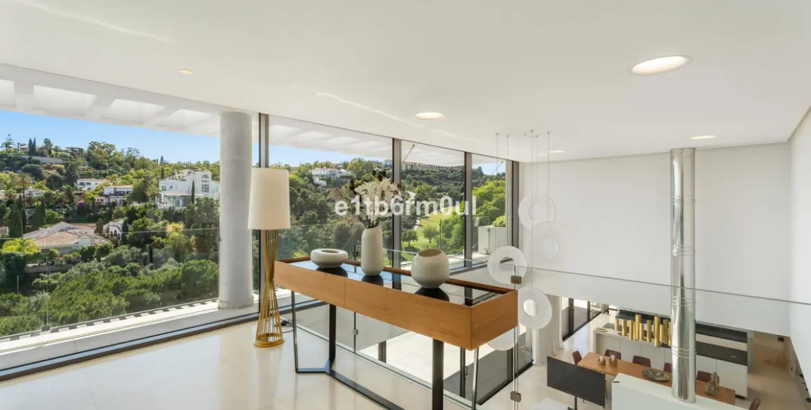 Sale of detached villa in La Quinta 11