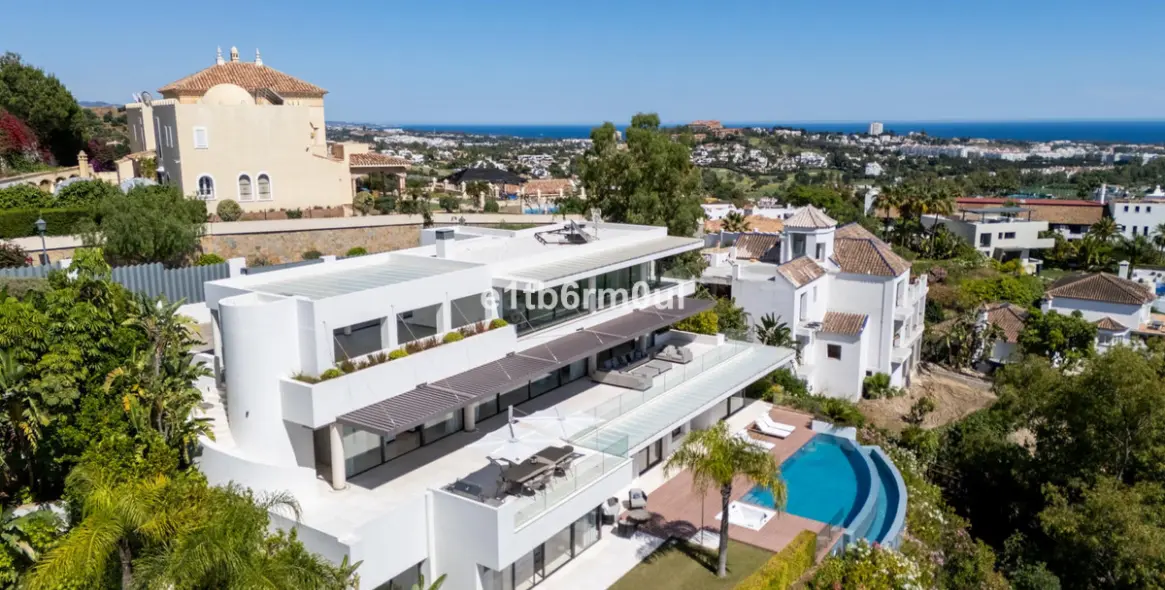 Продажа  отдельно стоящей виллы в La Quinta 21