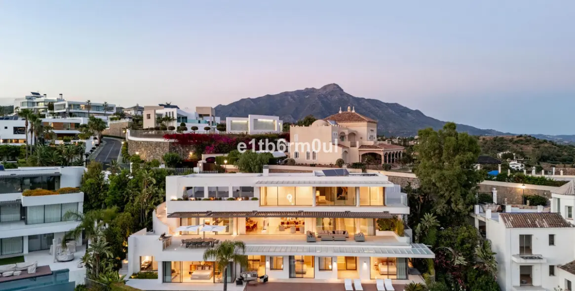 Продажа  отдельно стоящей виллы в La Quinta 28