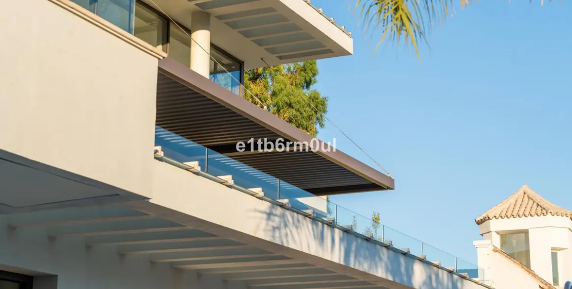 Продажа  отдельно стоящей виллы в La Quinta 37