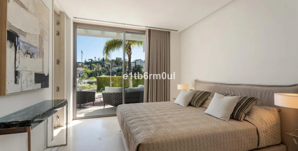 Продажа  отдельно стоящей виллы в La Quinta 45