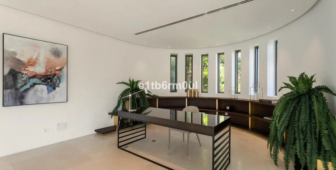 Продажа  отдельно стоящей виллы в La Quinta 52