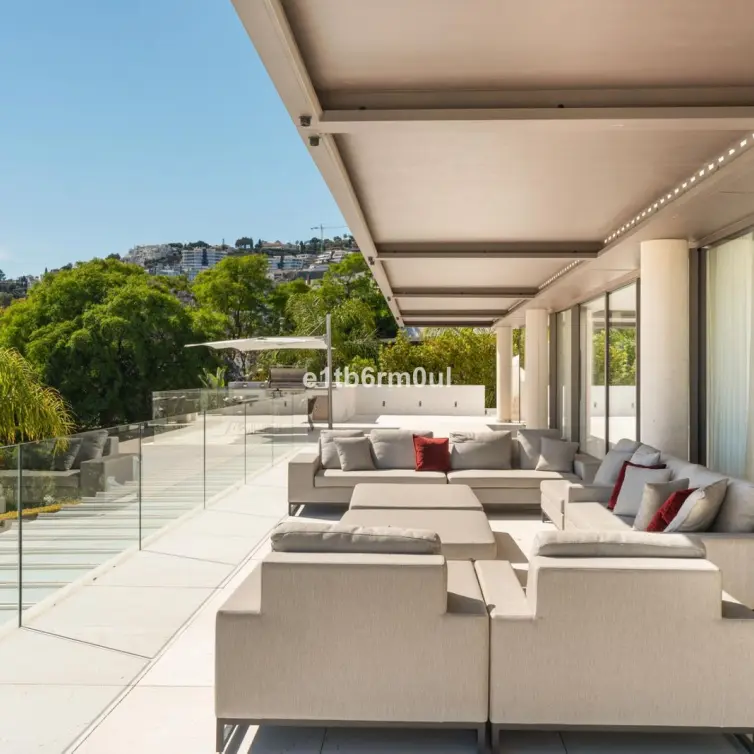 Venta de villa independiente en La Quinta
