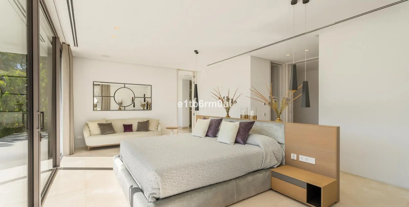 Sale of detached villa in La Quinta 9