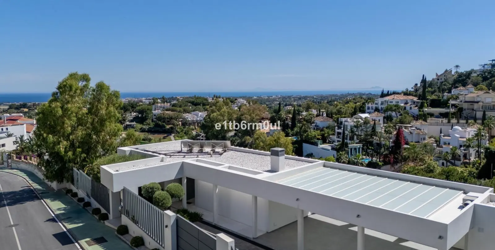 Sale of detached villa in La Quinta 26