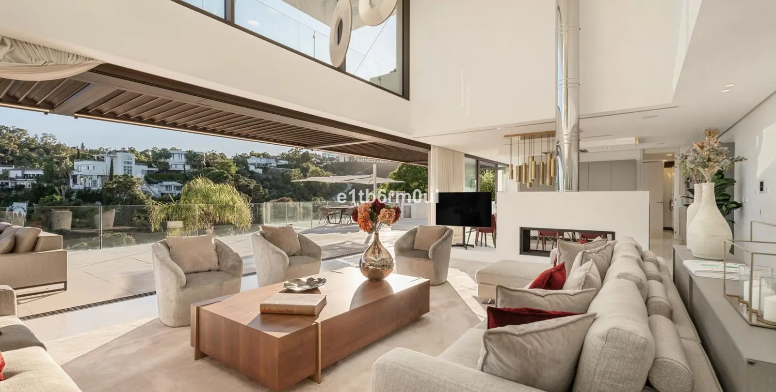 Sale of detached villa in La Quinta 31