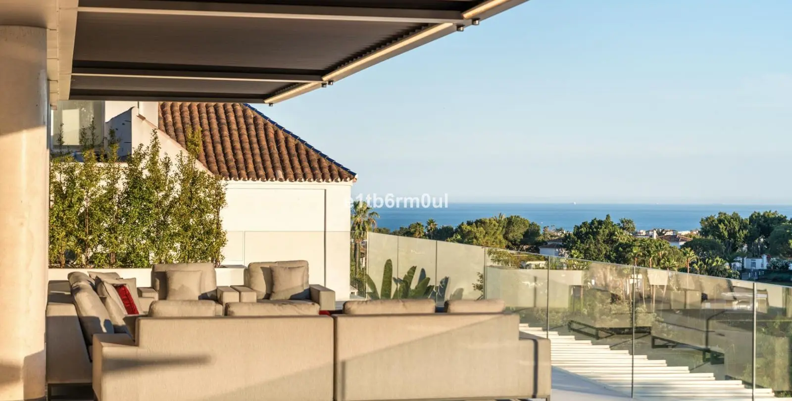 Sale of detached villa in La Quinta 34
