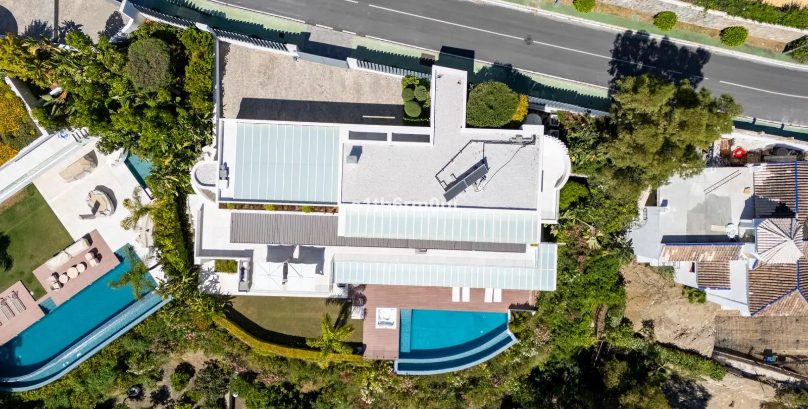 Sale of detached villa in La Quinta 35