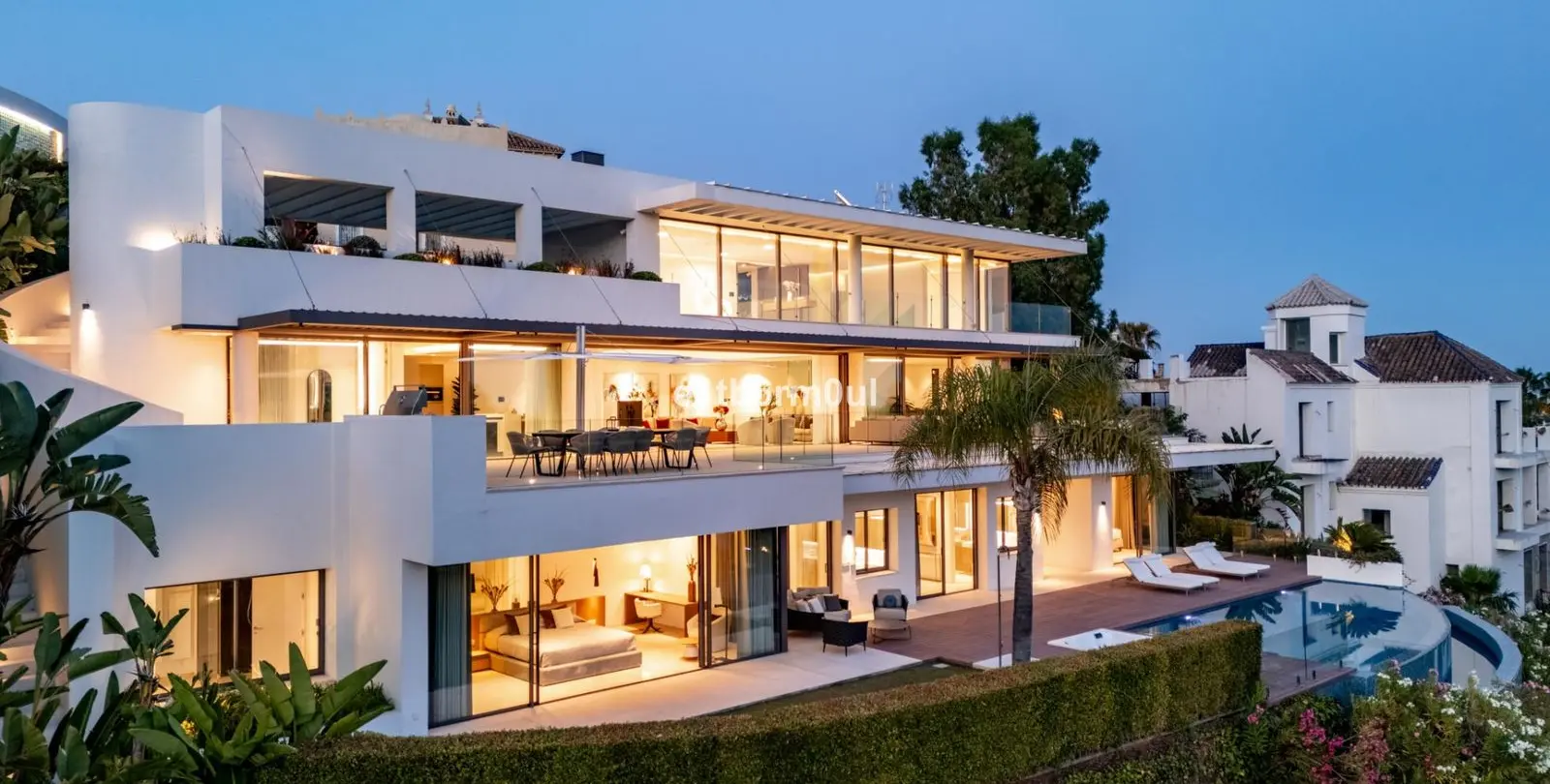 Sale of detached villa in La Quinta 36