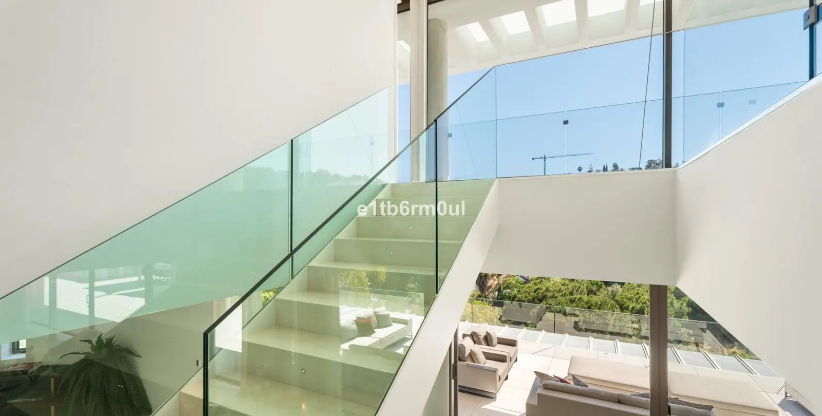 Sale of detached villa in La Quinta 40