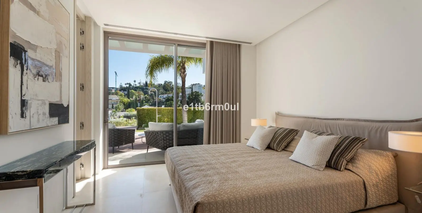 Sale of detached villa in La Quinta 45