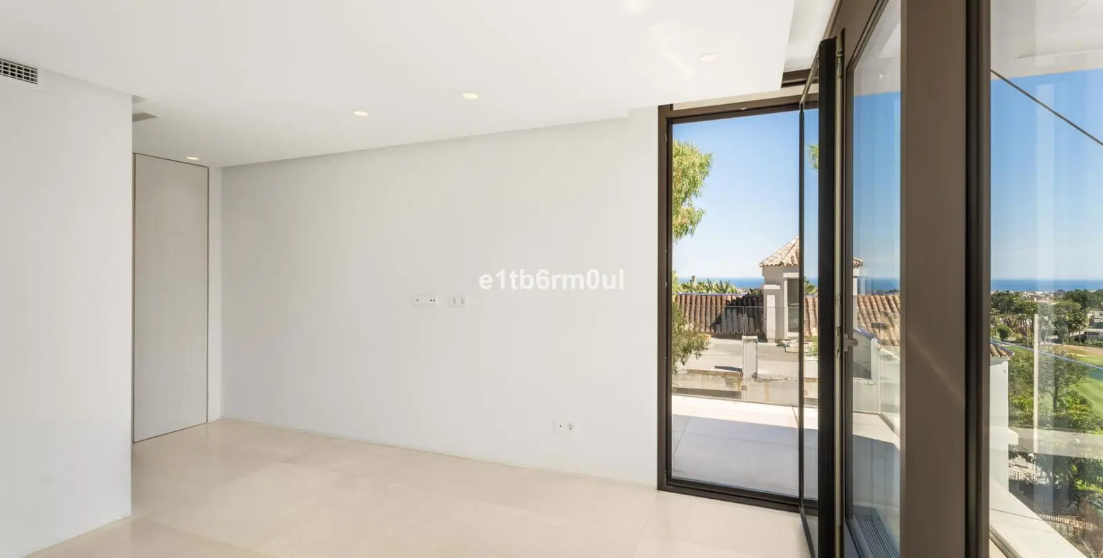 Sale of detached villa in La Quinta 53