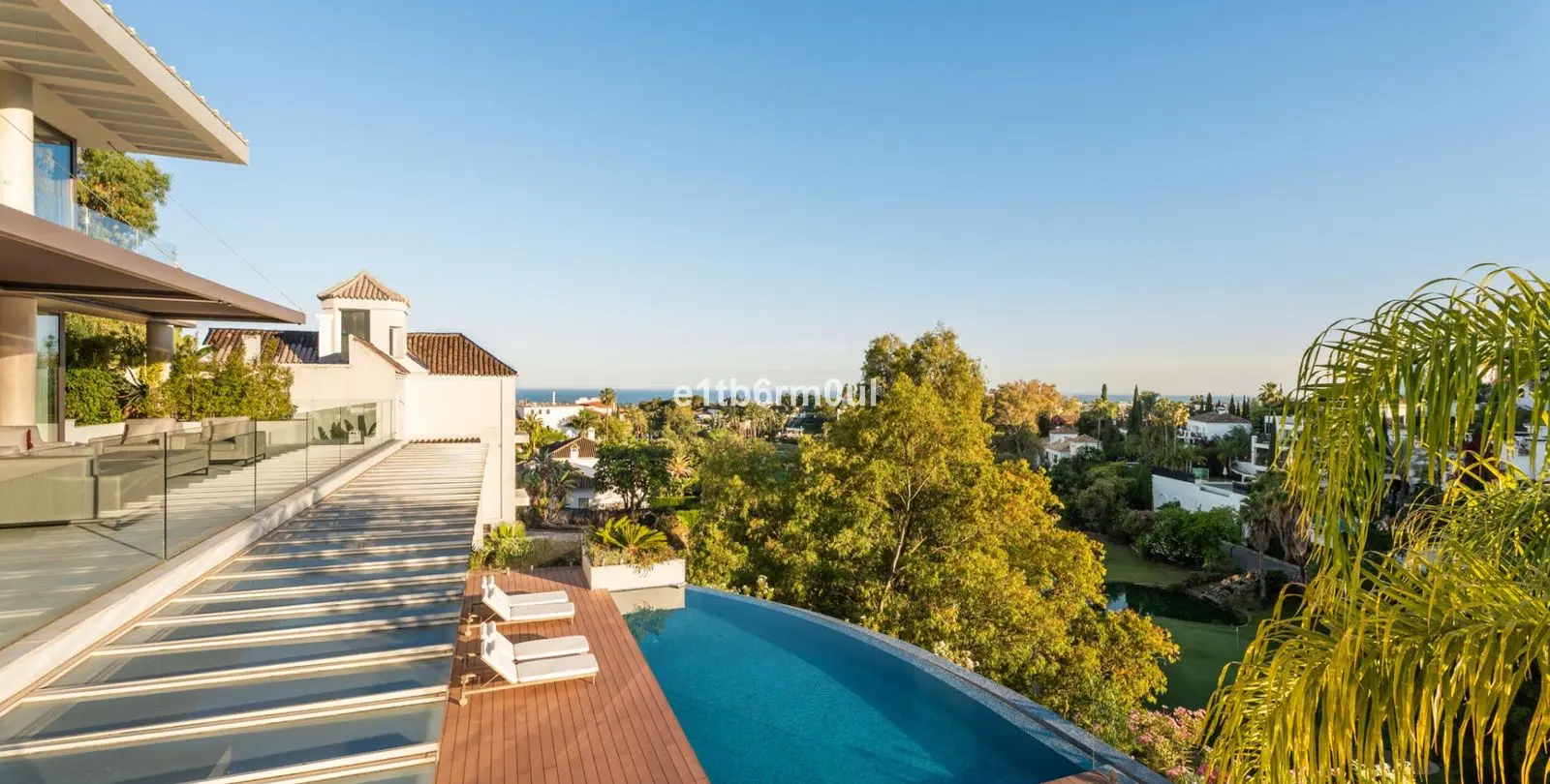 Sale of detached villa in La Quinta 55