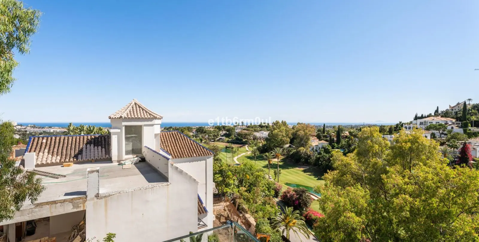 Sale of detached villa in La Quinta 58