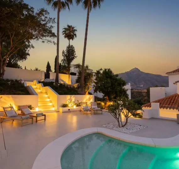 Продажа  отдельно стоящей виллы в Nueva Andalucía