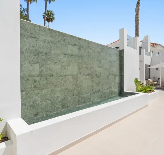 Продажа  отдельно стоящей виллы в Nueva Andalucía