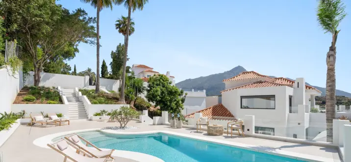 Venta de villa independiente en Nueva Andalucía 1