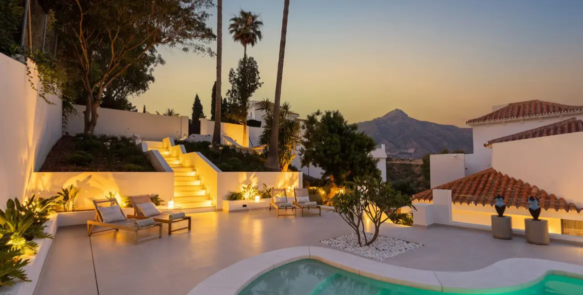 Venta de villa independiente en Nueva Andalucía 4