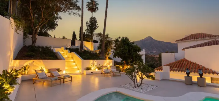 Venta de villa independiente en Nueva Andalucía 3