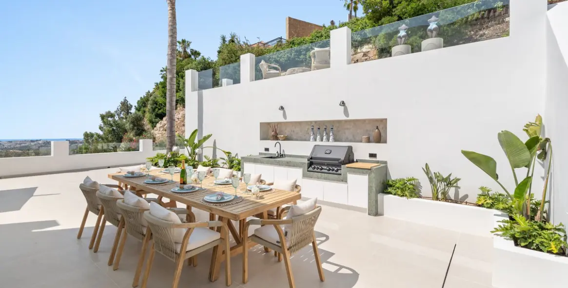 Sale of detached villa in Nueva Andalucía 10