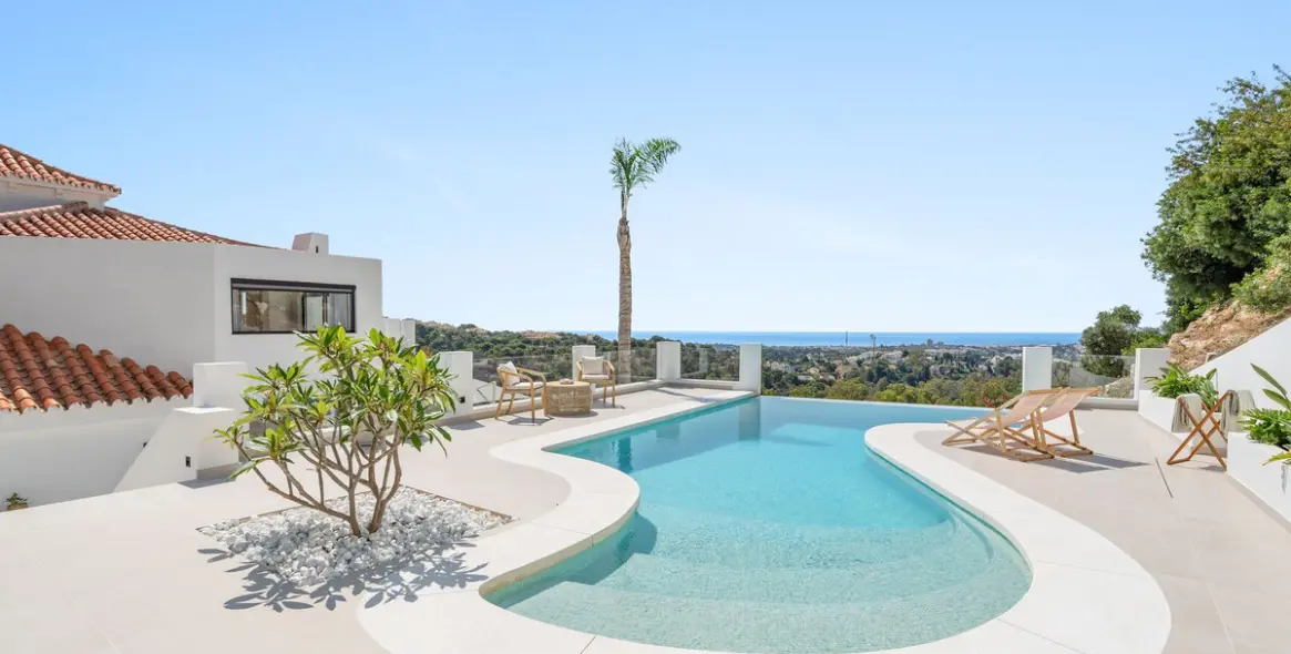 Sale of detached villa in Nueva Andalucía 16