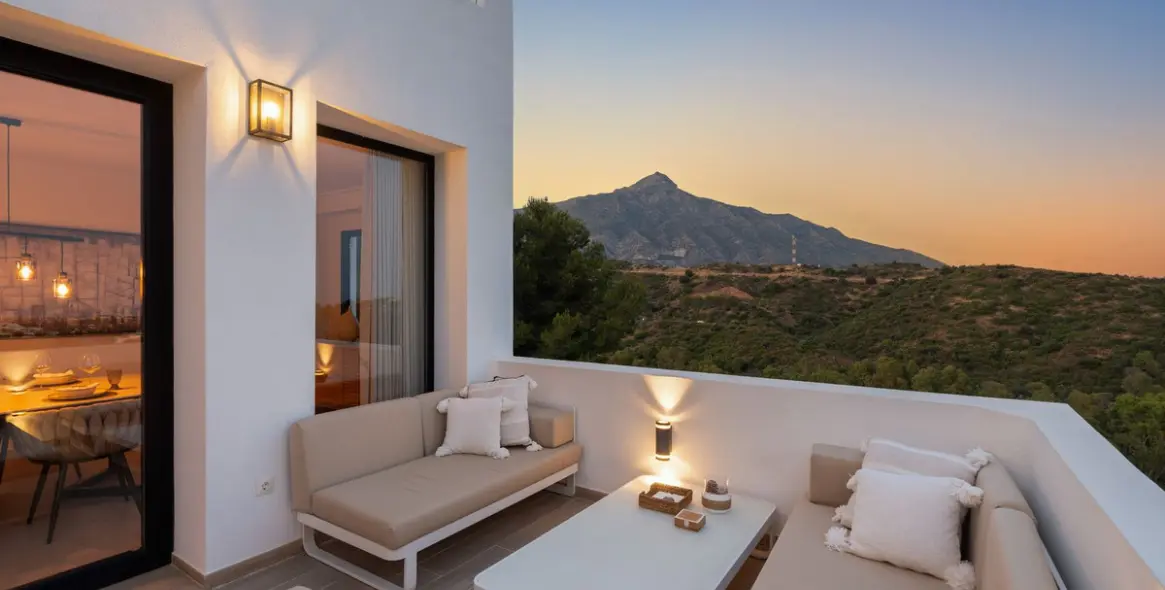 Продажа  отдельно стоящей виллы в Nueva Andalucía 30