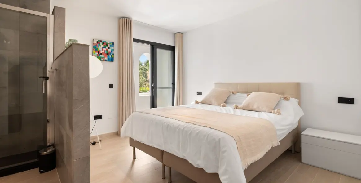 Продажа  отдельно стоящей виллы в Nueva Andalucía 47