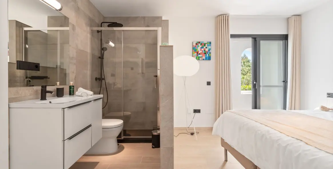 Продажа  отдельно стоящей виллы в Nueva Andalucía 49