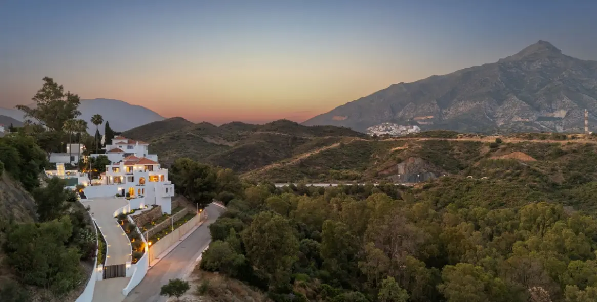 Продажа  отдельно стоящей виллы в Nueva Andalucía 57