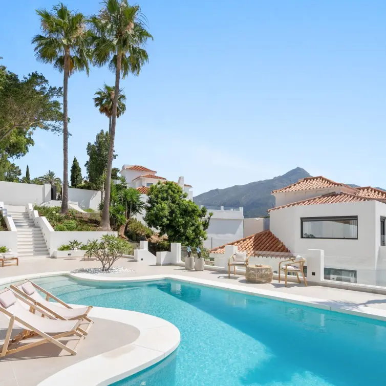 Sale of detached villa in Nueva Andalucía