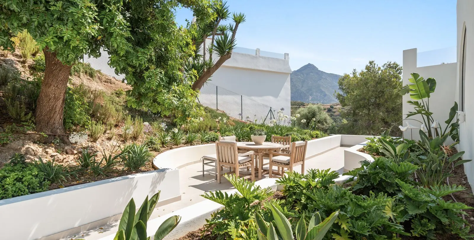 Sale of detached villa in Nueva Andalucía 14