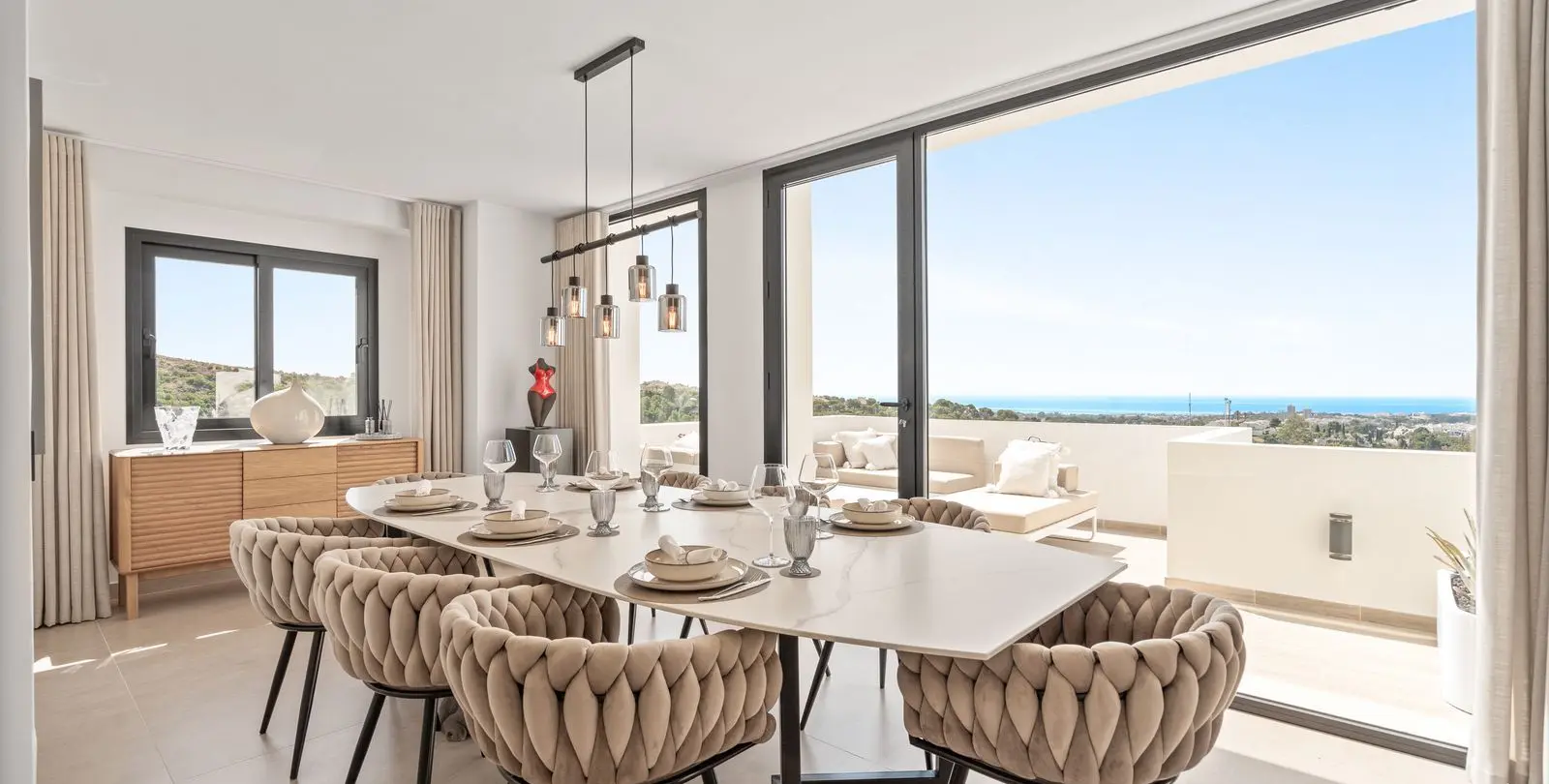 Sale of detached villa in Nueva Andalucía 28