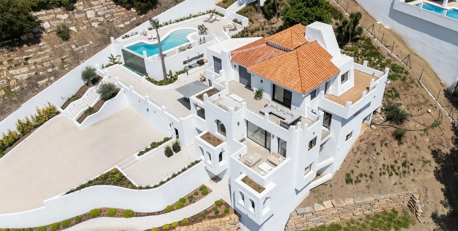 Sale of detached villa in Nueva Andalucía 55