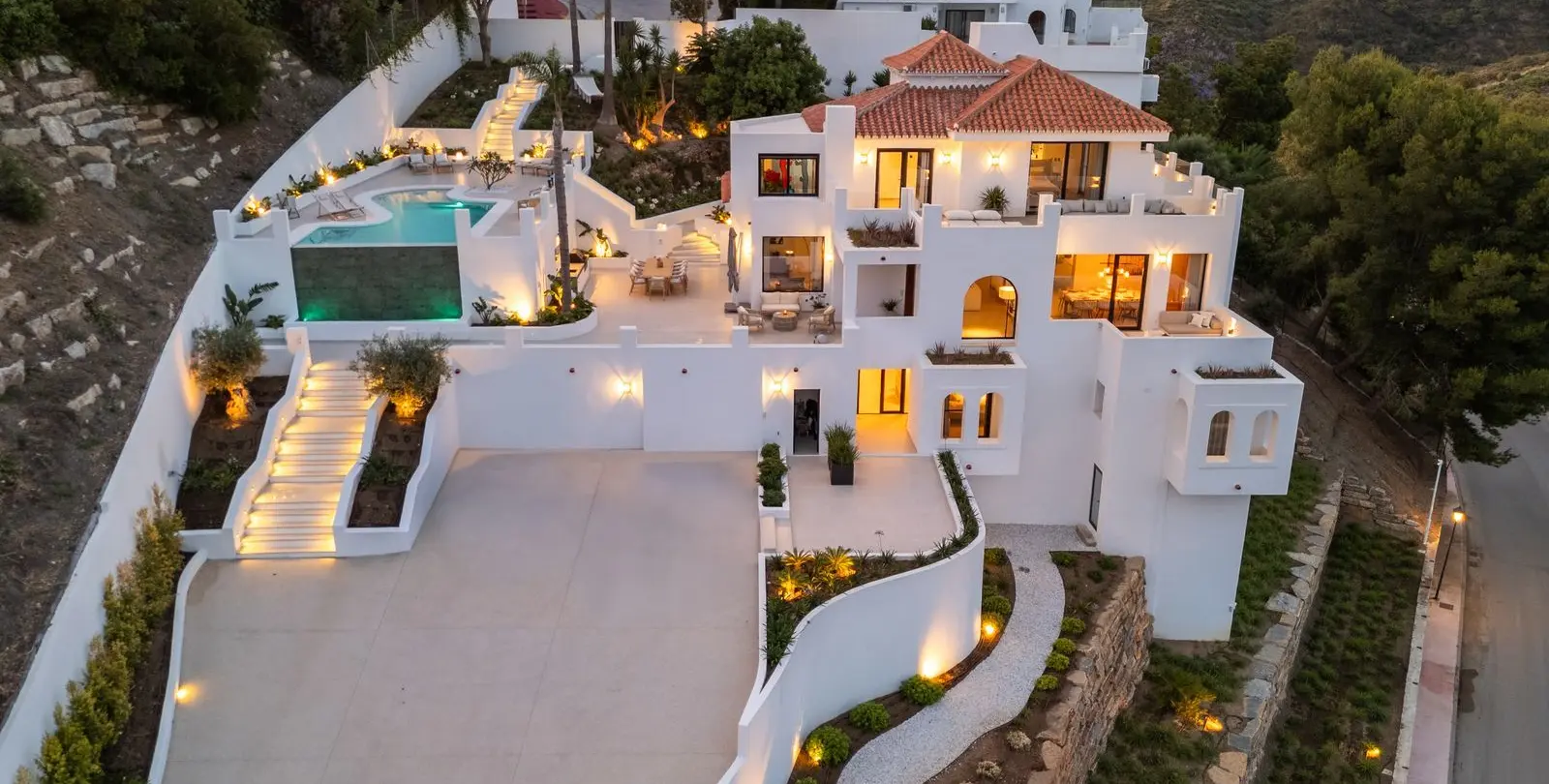 Sale of detached villa in Nueva Andalucía 58