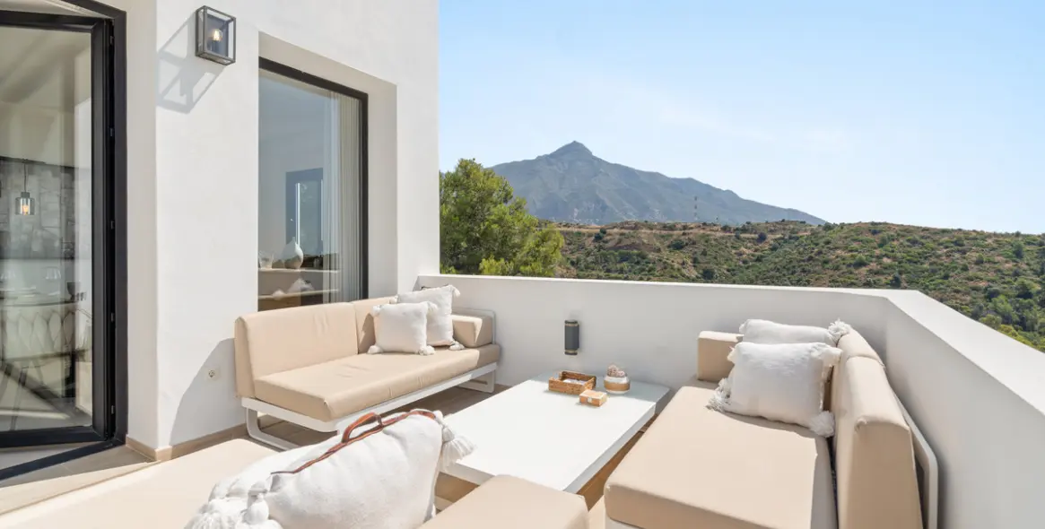 Продажа  отдельно стоящей виллы в Nueva Andalucía 18