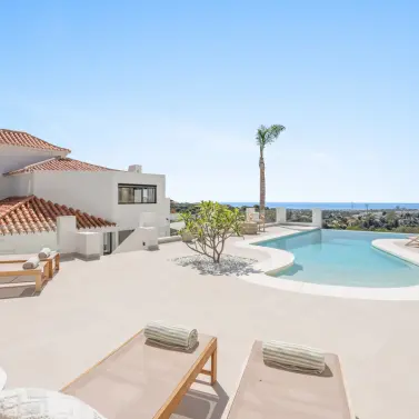 Venta de villa independiente en Nueva Andalucía