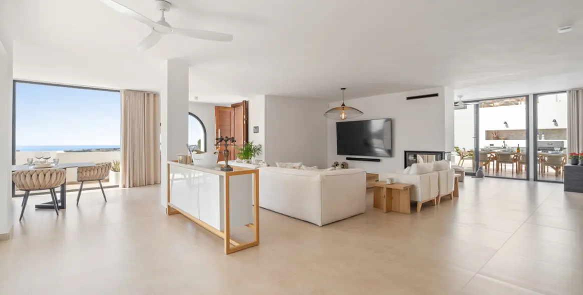 Venta de villa independiente en Nueva Andalucía 5