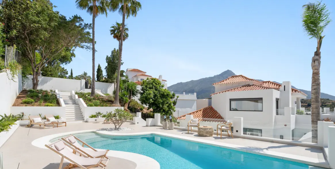 Venta de villa independiente en Nueva Andalucía 14