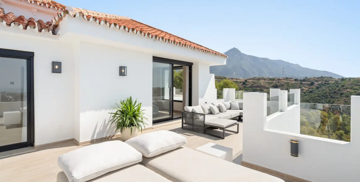 Продажа  отдельно стоящей виллы в Nueva Andalucía 26