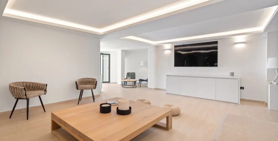 Продажа  отдельно стоящей виллы в Nueva Andalucía 30