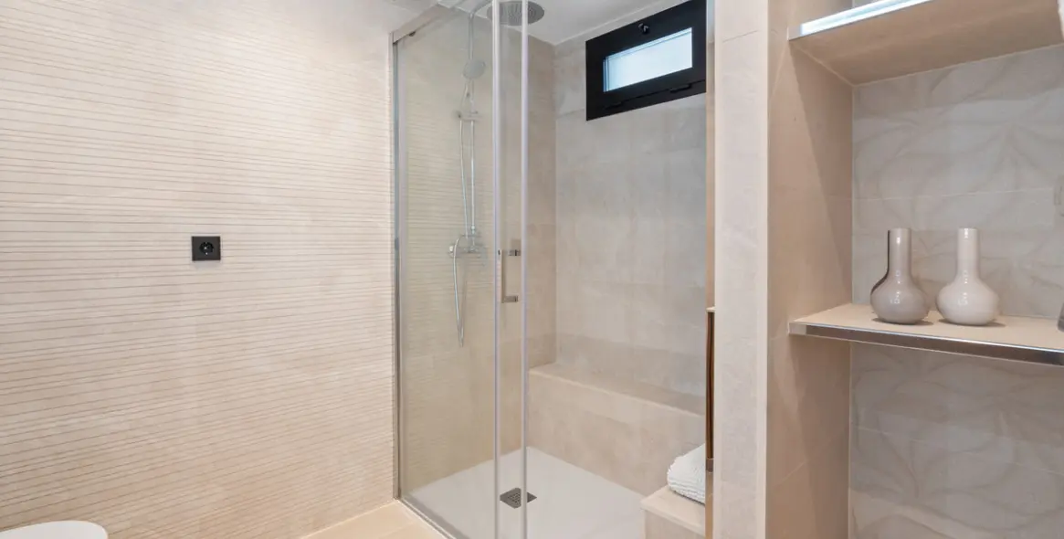 Продажа  отдельно стоящей виллы в Nueva Andalucía 33