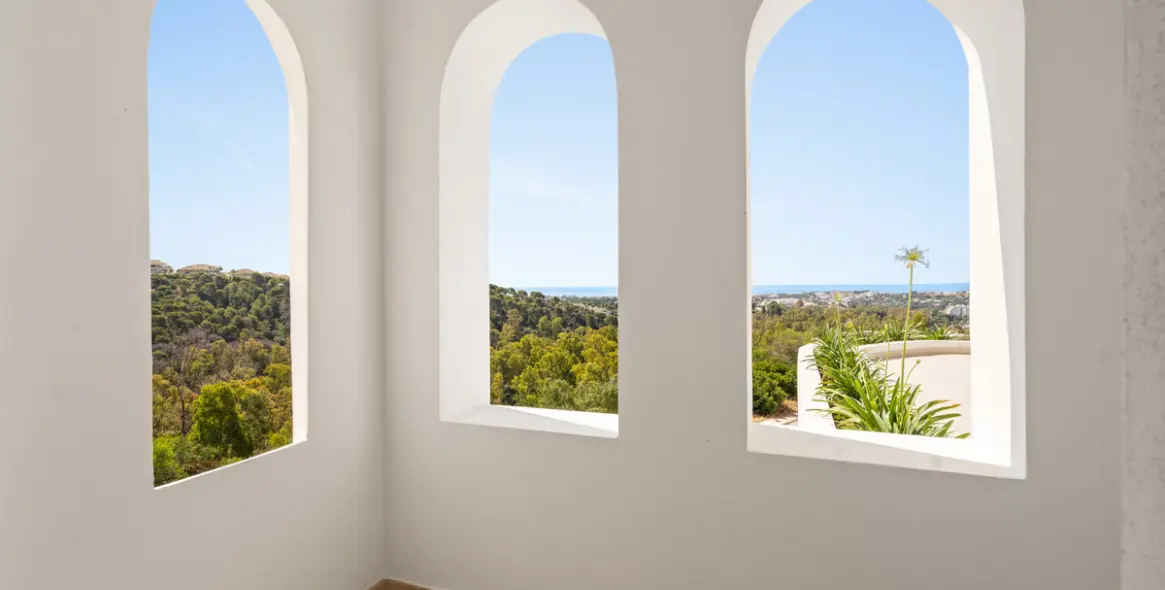 Продажа  отдельно стоящей виллы в Nueva Andalucía 37