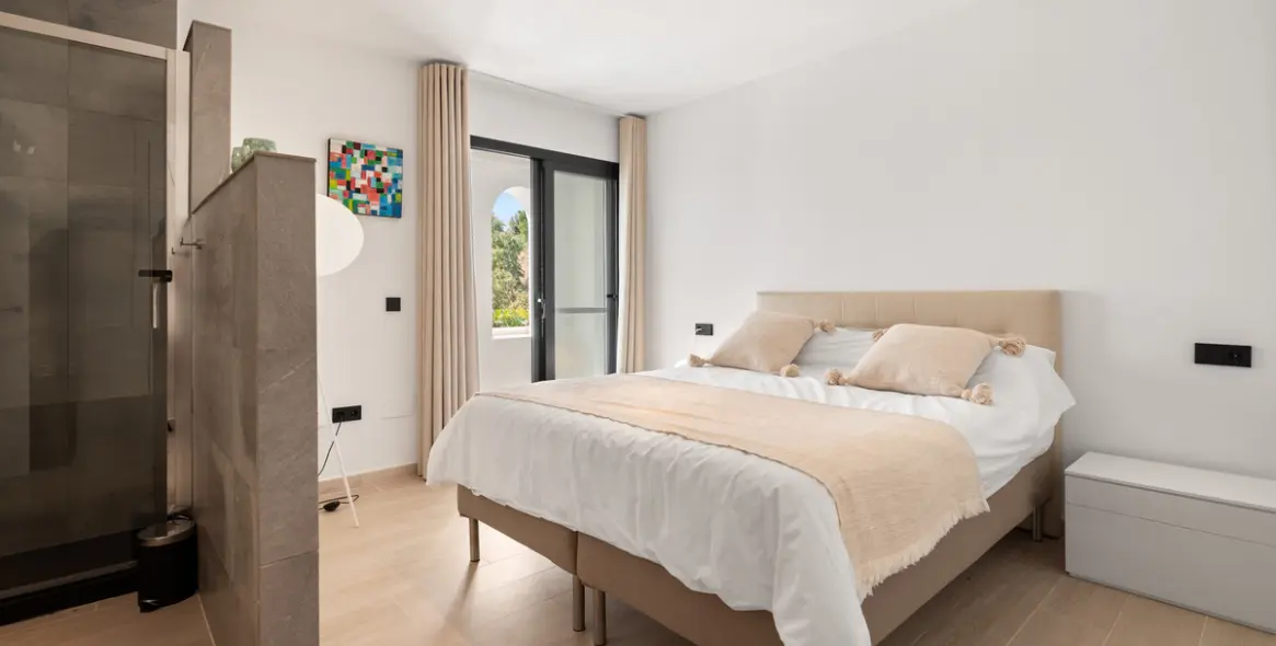 Продажа  отдельно стоящей виллы в Nueva Andalucía 41