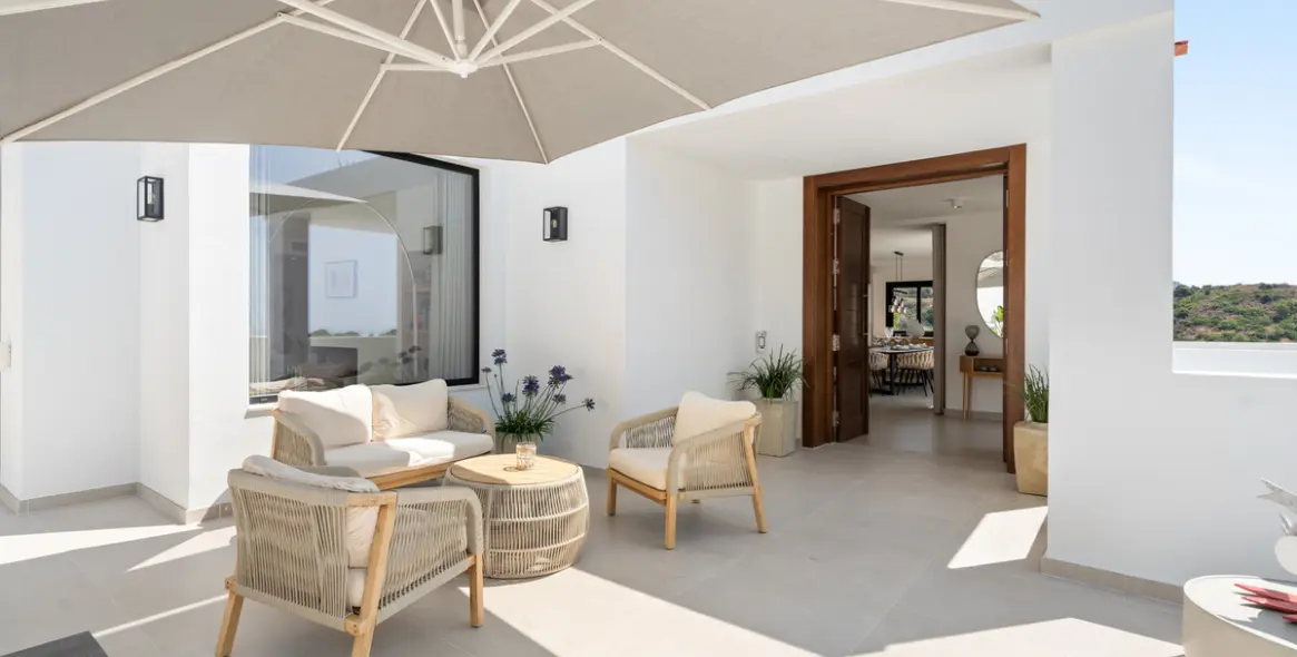 Продажа  отдельно стоящей виллы в Nueva Andalucía 45