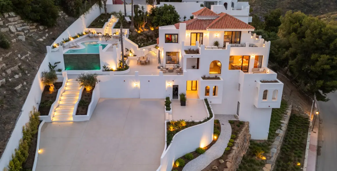 Продажа  отдельно стоящей виллы в Nueva Andalucía 50