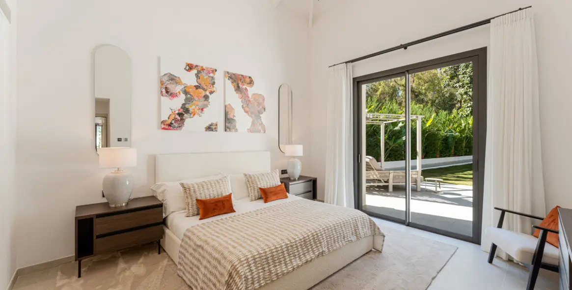 Venta de villa independiente en Nueva Andalucía 12