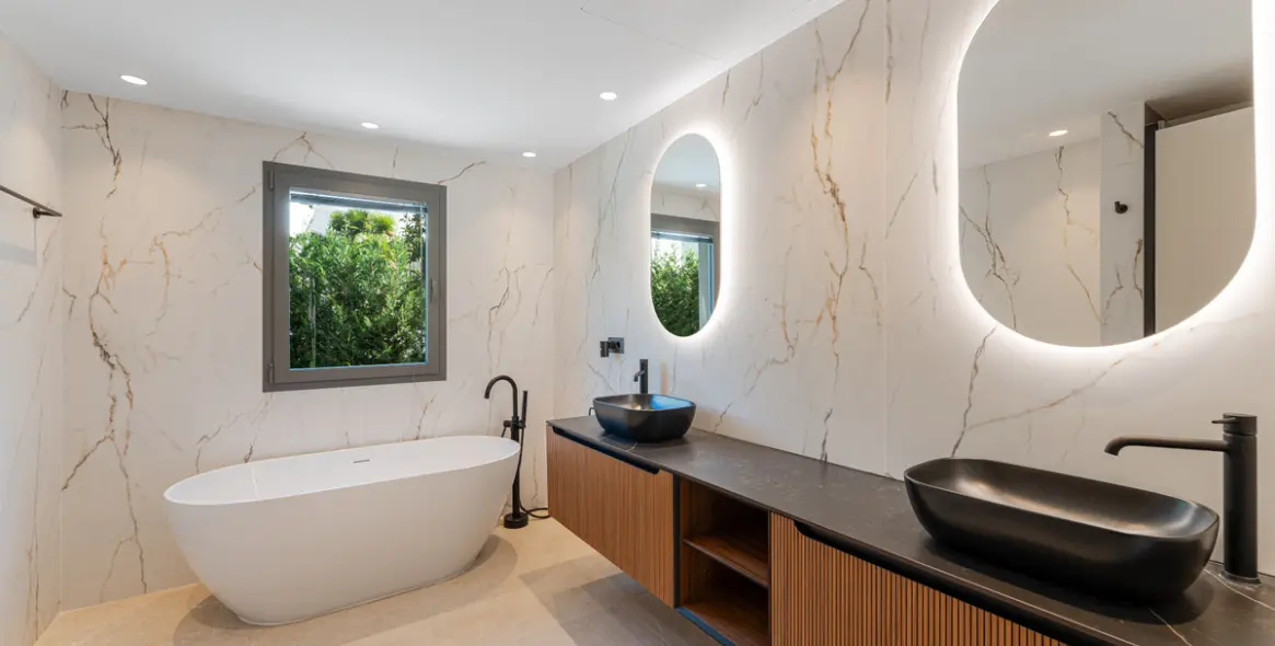 Venta de villa independiente en Nueva Andalucía 13