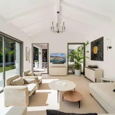 Venta de villa independiente en Nueva Andalucía