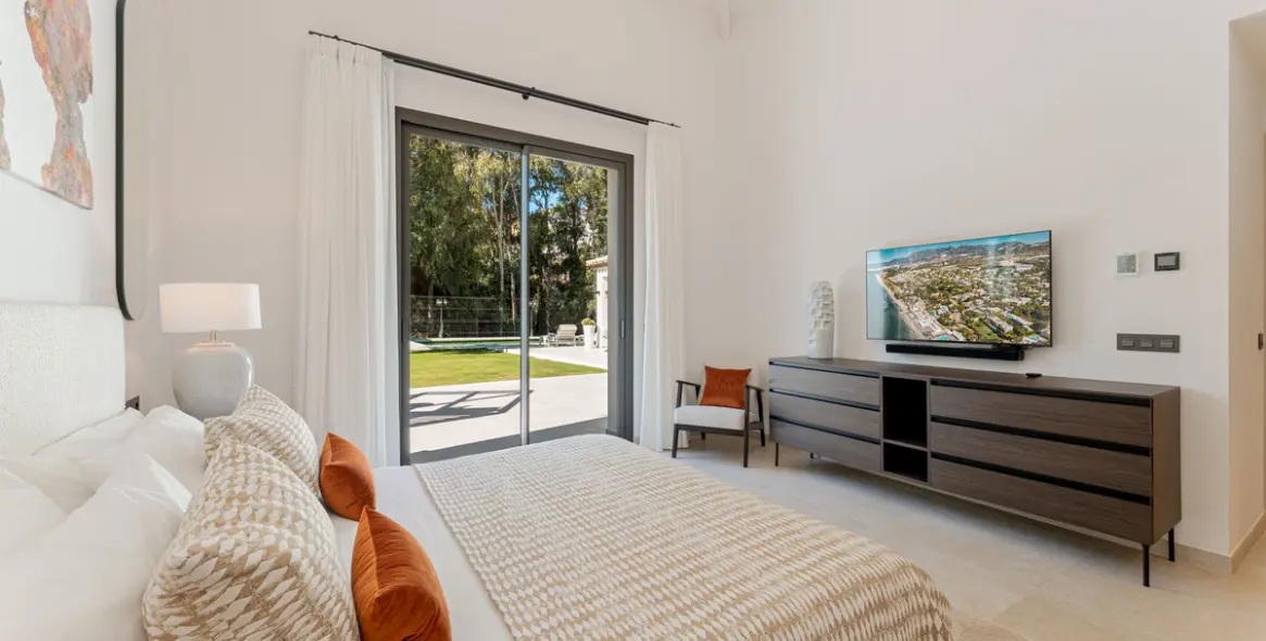 Venta de villa independiente en Nueva Andalucía 14