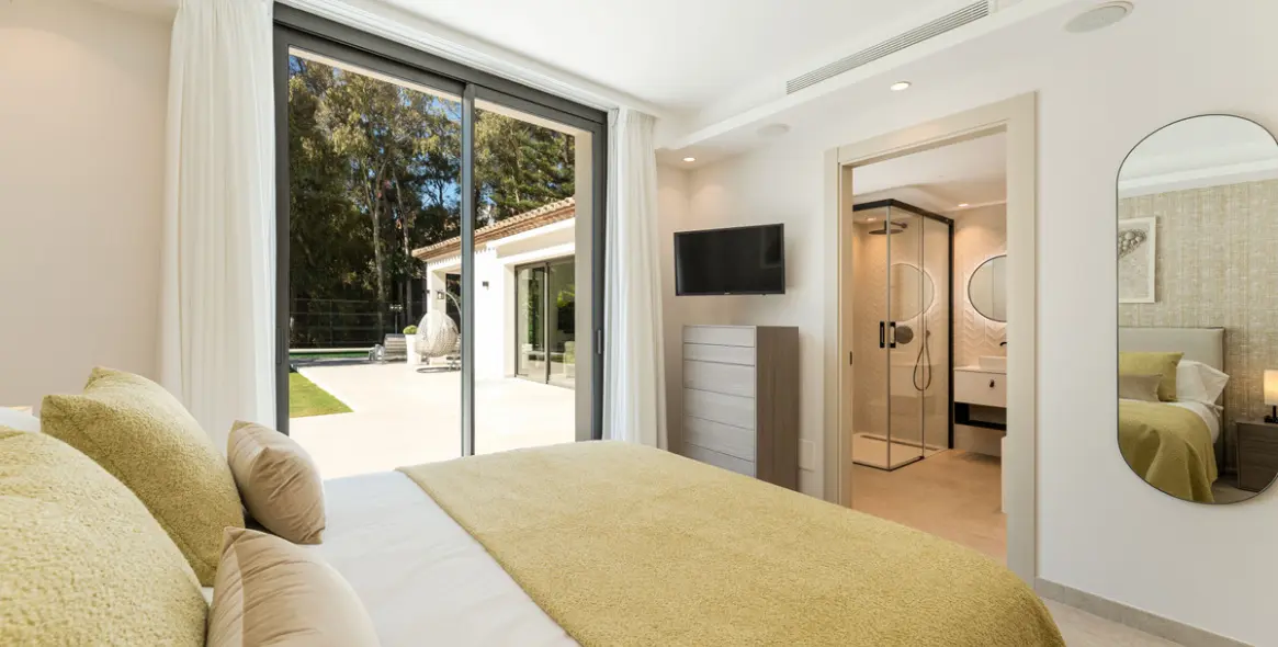 Venta de villa independiente en Nueva Andalucía 18